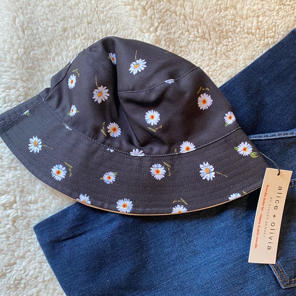 Alice & Olivia - reversible bucket hat